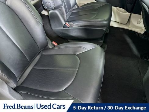 Used 2024 Chrysler Pacifica Limited FWD image 42