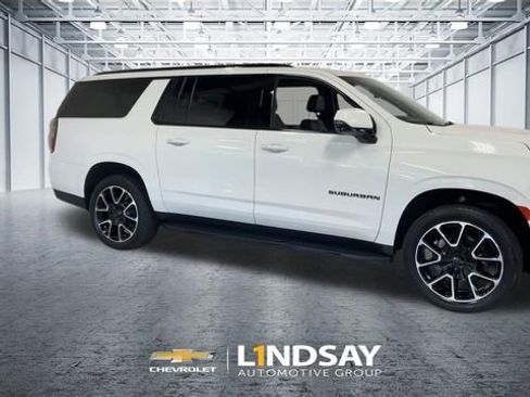 Used 2023 Chevrolet Suburban RST w/ Luxury Package AWD/4WD image 3