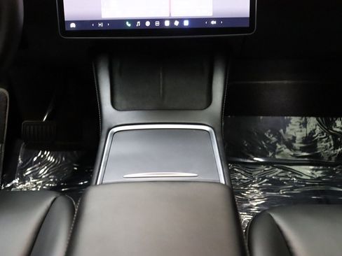 Used 2023 Tesla Model Y Long Range image 34