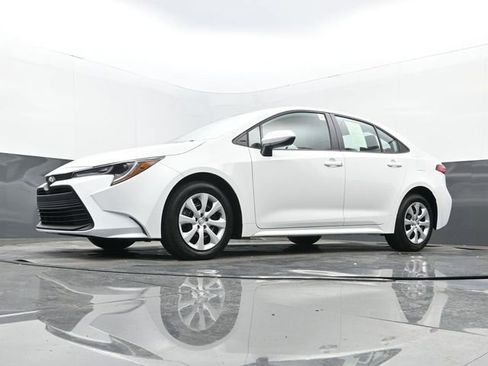 Used 2024 Toyota Corolla LE image 26