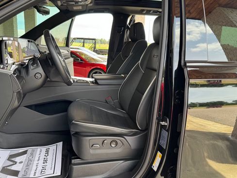 Used 2023 Cadillac Escalade Premium Luxury AWD/4WD image 37