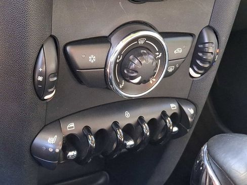 Used 2011 MINI Cooper Clubman FWD image 14