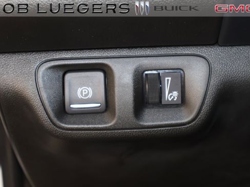 Certified 2023 GMC Acadia SLE w/ Driver Convenience Package image 31