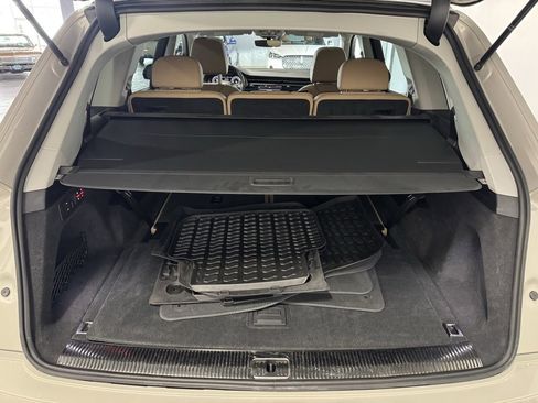 Used 2024 Audi Q7 3.0T Prestige image 26