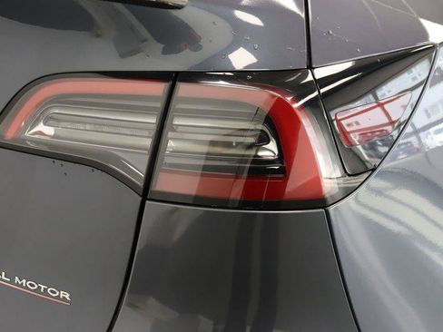 Used 2022 Tesla Model Y Performance AWD/4WD image 14