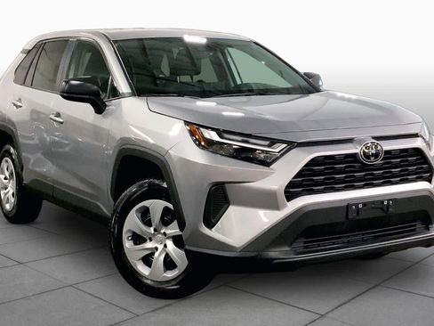 Used 2024 Toyota RAV4 LE AWD/4WD image 3