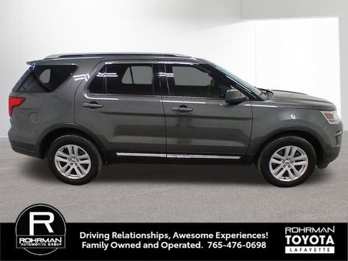 Used 2019 Ford Explorer XLT AWD/4WD image 8