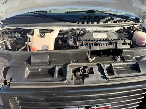 Used 2022 GMC Savana 2500 RWD image 20