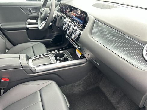 New 2025 Mercedes-Benz GLA 250 image 16