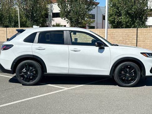 New 2027 Honda HR-V Sport image 3