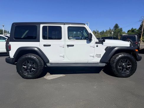 Used 2018 Jeep Wrangler Unlimited Sport w/ Technology Group AWD/4WD image 6