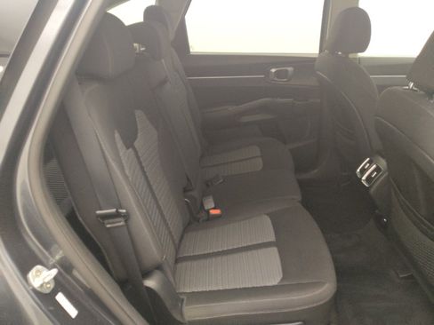 Used 2021 Kia Sorento LX AWD/4WD image 19