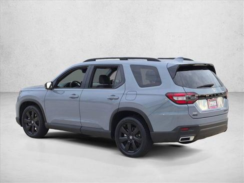 Used 2025 Honda Pilot Black Edition image 8