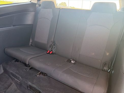 Used 2016 Chevrolet Traverse LT w/ Style and Technology Package FWD image 11