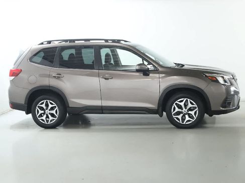 Used 2023 Subaru Forester Premium AWD/4WD image 11