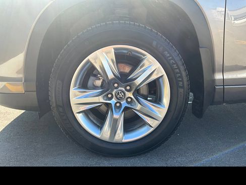 Used 2018 Toyota Highlander Limited AWD/4WD image 16