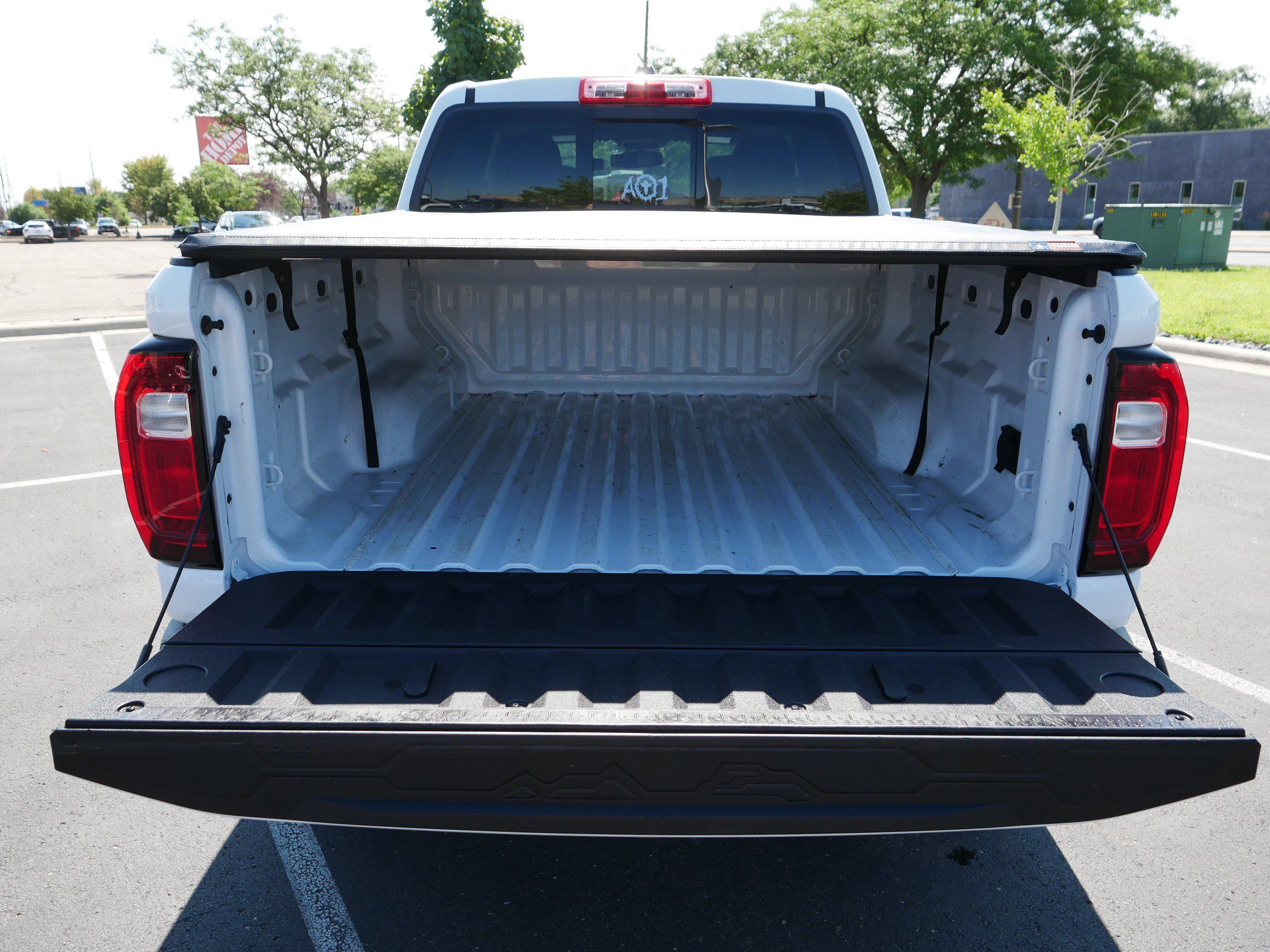 Used 2023 GMC Canyon AT4 w/ Technology Package AWD/4WD image 18