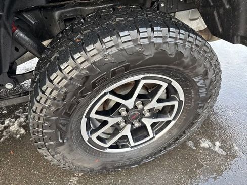 Used 2024 Jeep Gladiator Rubicon w/ Convenience Group image 26