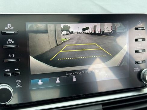Used 2018 Honda Accord Touring image 24