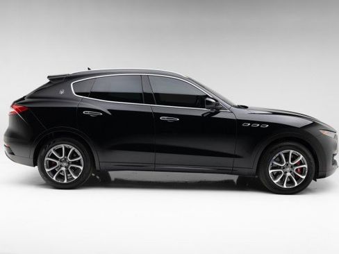 Used 2017 Maserati Levante S image 15