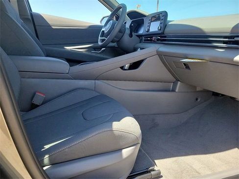 New 2025 Hyundai Elantra Sport image 16