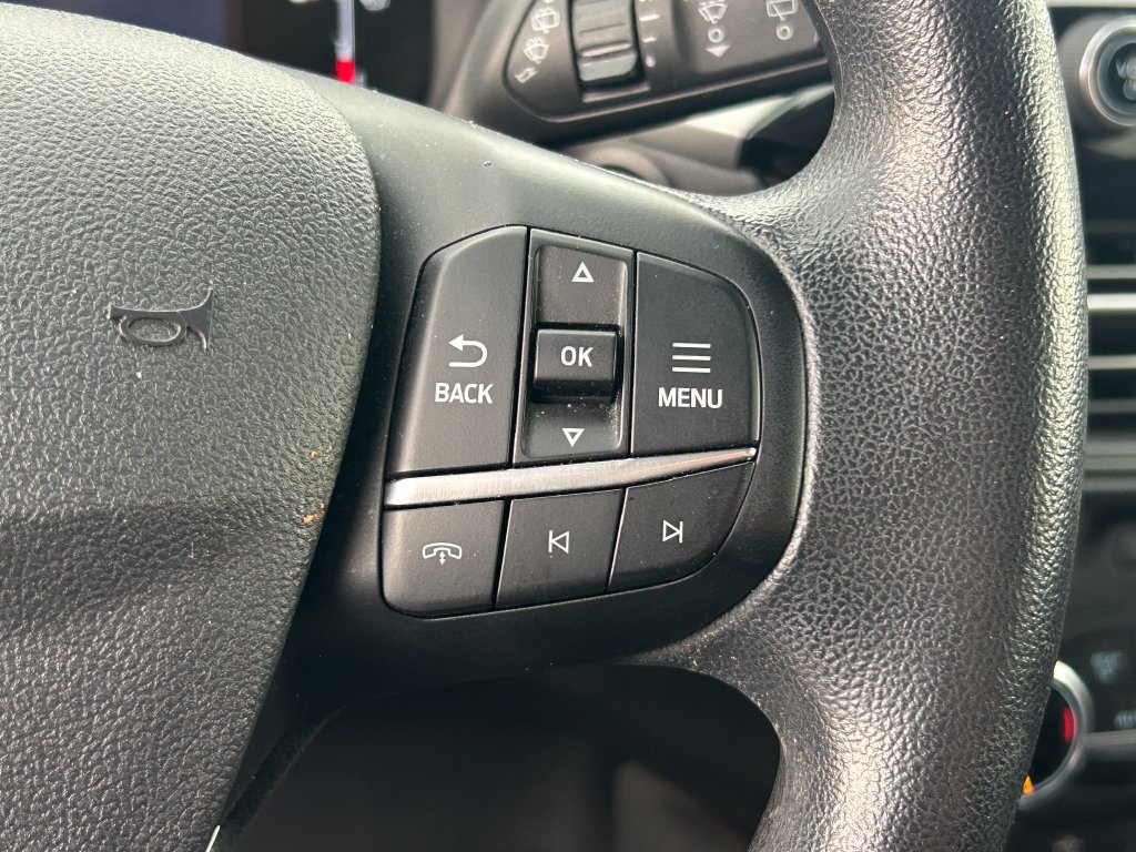 Used 2025 Ford Escape Active AWD/4WD image 17