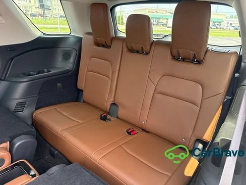 Used 2022 Nissan Pathfinder Platinum w/ Cargo Package AWD/4WD image 11