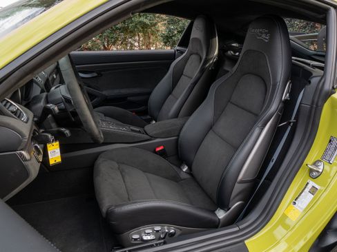 Used 2025 Porsche 718 Cayman GT4 RS image 5