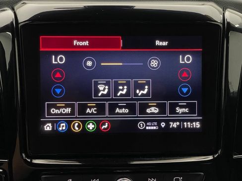 Used 2023 Chevrolet Traverse LT FWD image 26