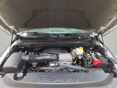 Used 2024 RAM 1500 Laramie AWD/4WD image 10