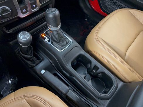 Used 2020 Jeep Wrangler Sport AWD/4WD image 22