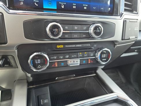 Used 2022 Ford F450 Lariat w/ Camper Package AWD/4WD image 21