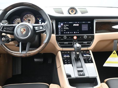 New 2026 Porsche Macan AWD/4WD image 8