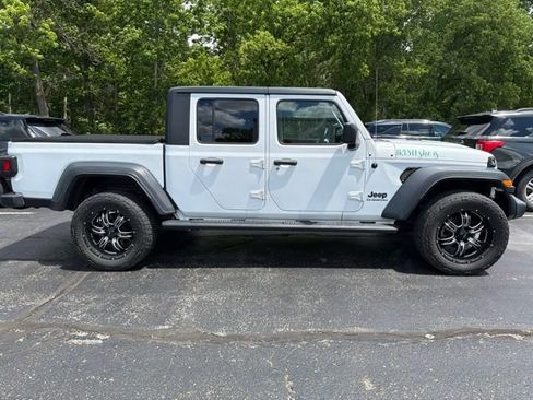 Used 2020 Jeep Gladiator Sport w/ Quick Order Package 24S AWD/4WD image 2