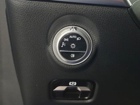 Used 2024 Mercedes-Benz C 300 4MATIC Sedan w/ Exclusive Trim Package image 35