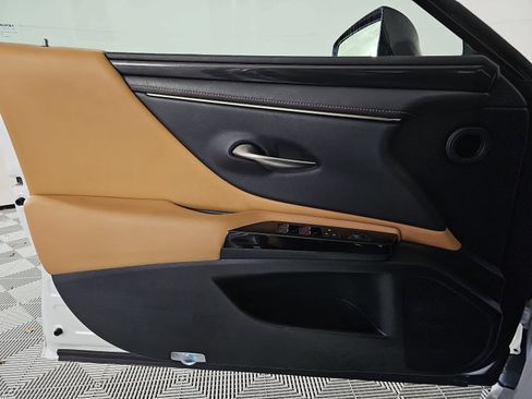 Used 2022 Lexus ES 350 w/ Accessory Package FWD image 25