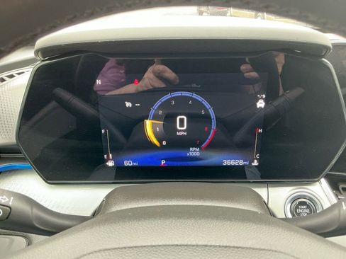 Used 2024 Chevrolet Trax LT w/ LT Convenience Package image 19