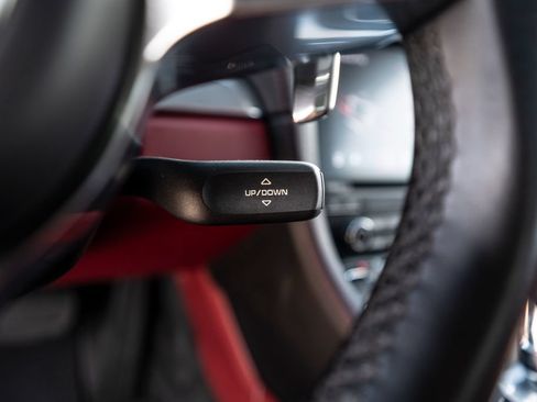 Used 2019 Porsche 718 Boxster RWD image 34