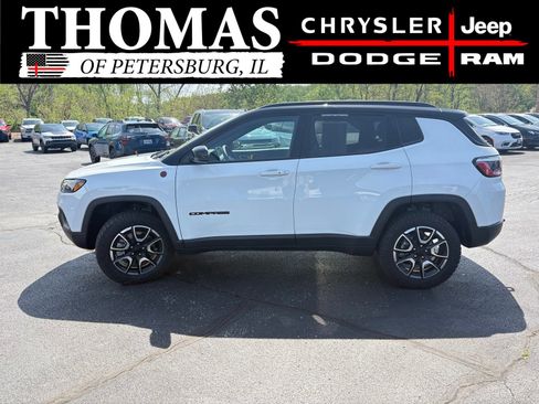Used 2024 Jeep Compass Trailhawk AWD/4WD image 26