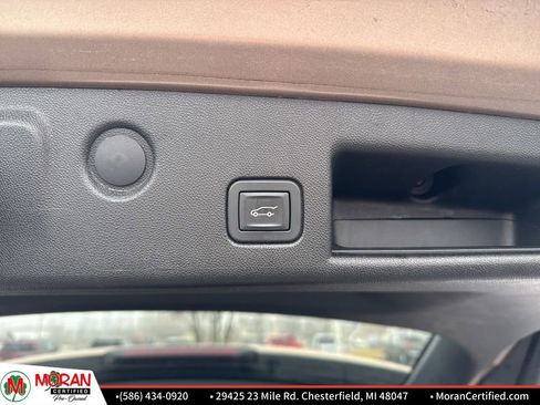 Used 2019 Chevrolet Equinox LT w/ Driver Convenience Package image 30