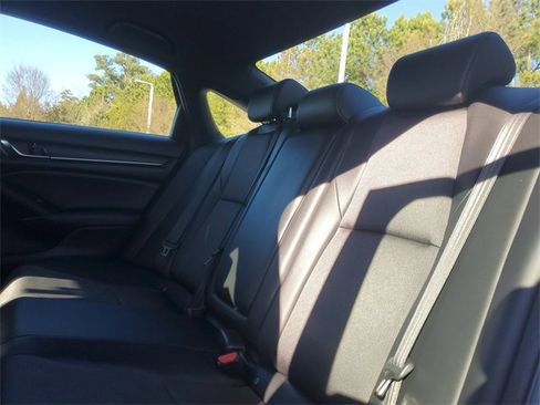 Used 2022 Honda Accord Sport image 9