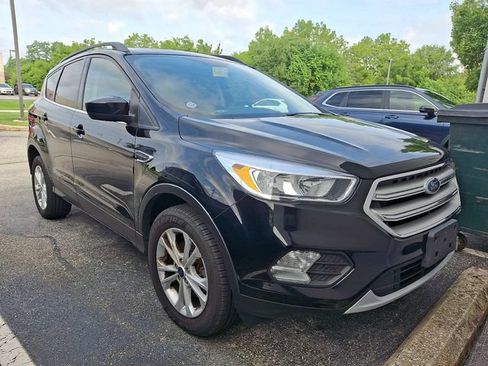 Used 2018 Ford Escape SE w/ SE Sync 3 Package AWD/4WD image 1