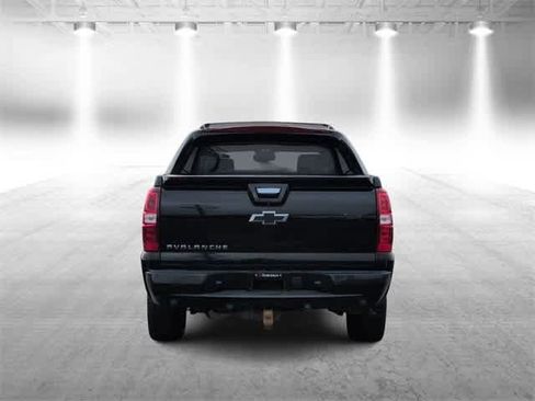 Used 2013 Chevrolet Avalanche LTZ image 7