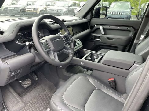 Used 2023 Land Rover Defender 110 X-Dynamic SE AWD/4WD image 13