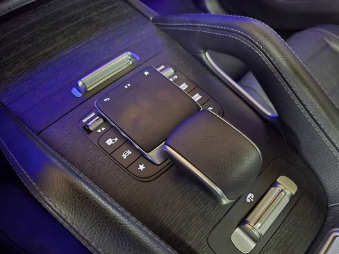 Used 2023 Mercedes-Benz GLS 450 4MATIC image 40