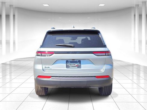 New 2026 Jeep Grand Cherokee Limited w/ Limited Altitude Package AWD/4WD image 4
