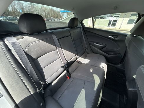 Used 2019 Chevrolet Cruze LT image 24