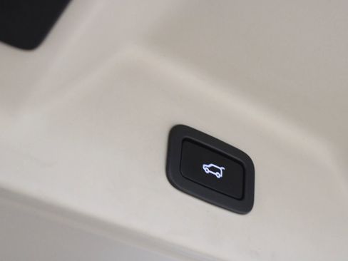 Used 2019 Land Rover Range Rover HSE image 39