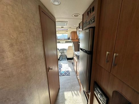 Used 2014 Mercedes-Benz Sprinter 3500 image 33