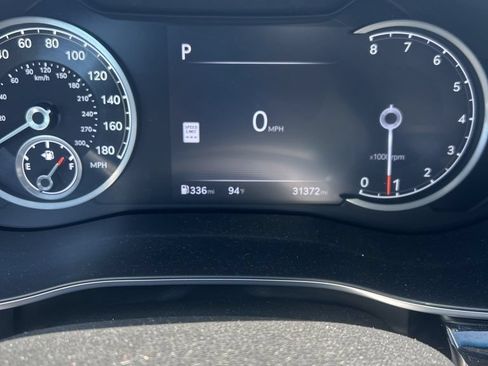 Used 2025 Genesis G70 2.5T RWD image 9